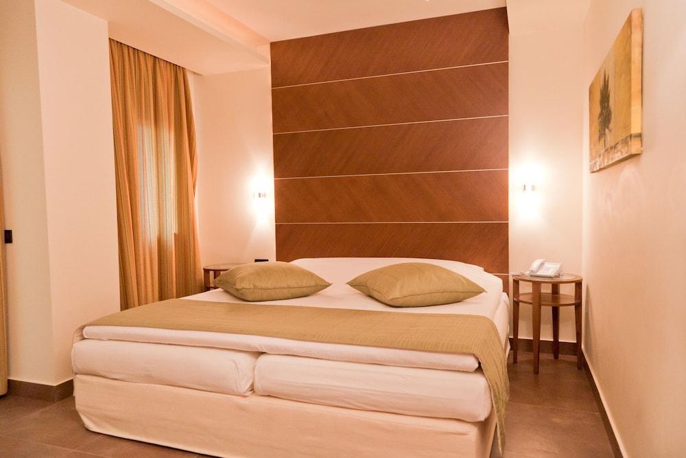 Astros Beach Boutique Hotel Паралион-Астрос Экстерьер фото